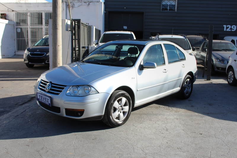 VOLKSWAGEN BORA 2.0 TEVEZ Automotores