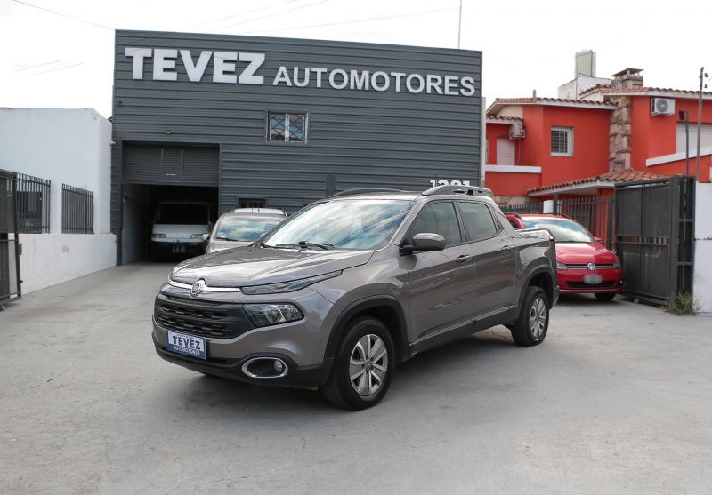 FIAT TORO FREEDOM 1.8 TEVEZ Automotores