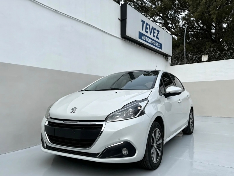 PEUGEOT 208 FELINE 1.6 115CV TEVEZ Automotores