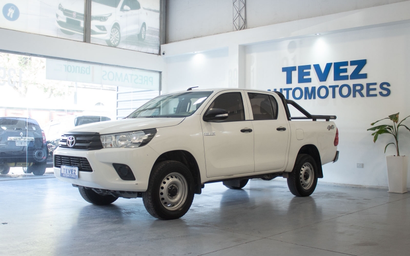 TOYOTA HILUX 4X4  TEVEZ Automotores
