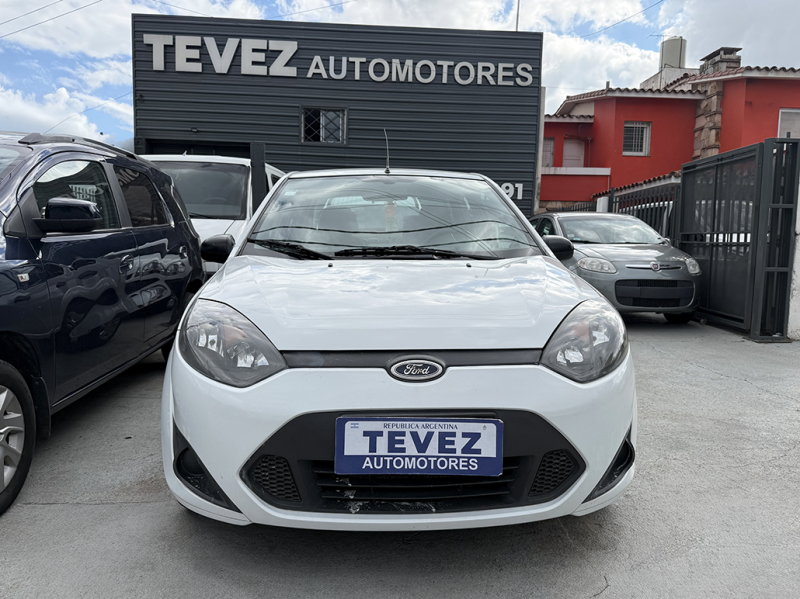 FORD FIESTA MAX 1.4 AMBIENTE MP3 TDCI 2011 TEVEZ Automotores