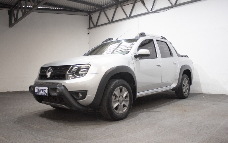 RENAULT DUSTER OROCH OUTSIDER PLUS 2.0 PICK-UP CABINA DOBLE TEVEZ Automotores