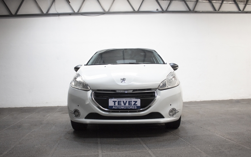 PEUGEOT 208 ALLURE 1.5 N TOUCHSCREEN SEDAN  TEVEZ Automotores