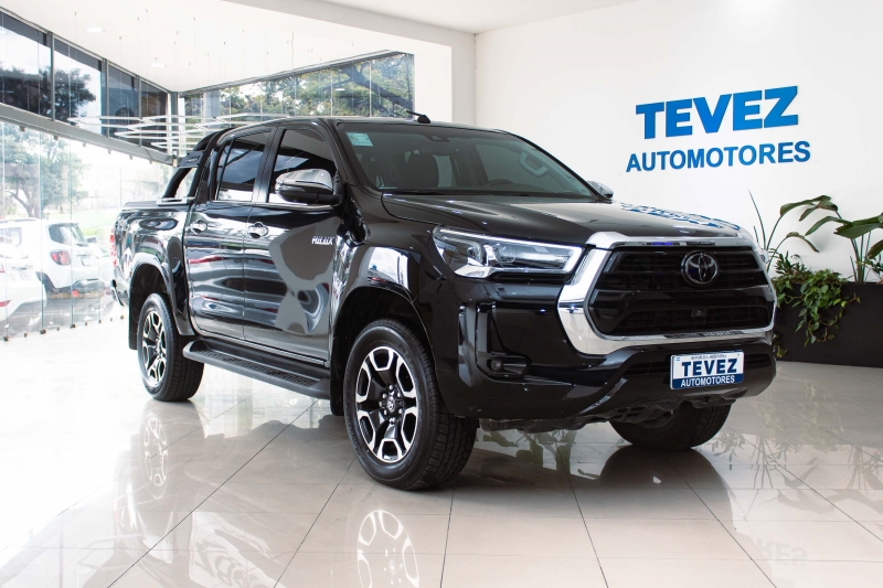 TOYOTA HILUX 4X4 DC SRX 2.8 TDI TEVEZ Automotores