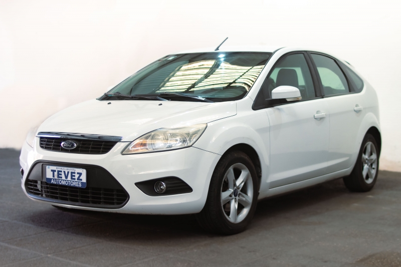 FORD FOCUS STYLE 1.6L TEVEZ Automotores