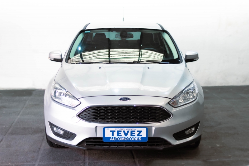 FORD FOCUS 4P 1.6L N MT S TEVEZ Automotores