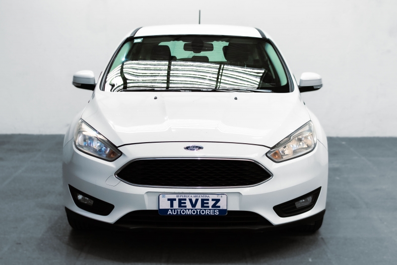 FORD FOCUS 5P 1.6L N MT S TEVEZ Automotores