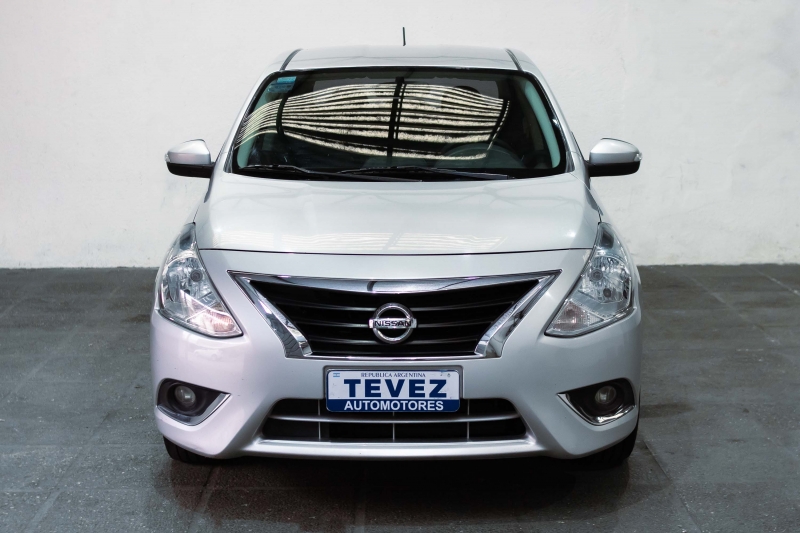 NISSAN VERSA EXCLUSIVE AT PURE DRIVE F2 TEVEZ Automotores