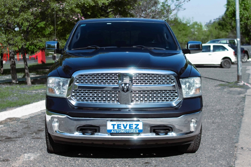 RAM RAM 1500 5.7 V8 LARAMIE 4X4 TEVEZ Automotores