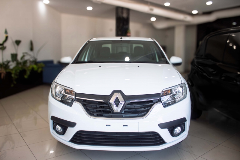 RENAULT LOGAN ZEN 1.6  TEVEZ Automotores