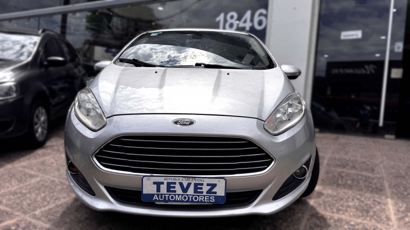 FORD FIESTA 1.6L TITANIUM TEVEZ Automotores