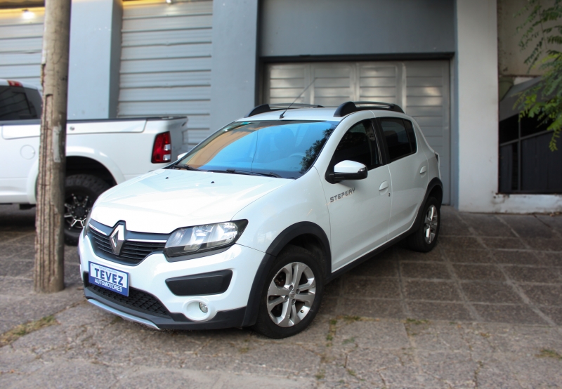 RENAULT NUEVO SANDERO STEPWAY PRIVILEGE TEVEZ Automotores
