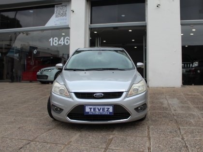 FORD FOCUS GHIA 2.0L